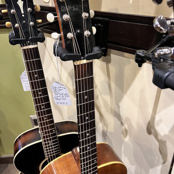 Carter Vintage Guitars - Guitar Stores Near Me - Nashville, Tennessee