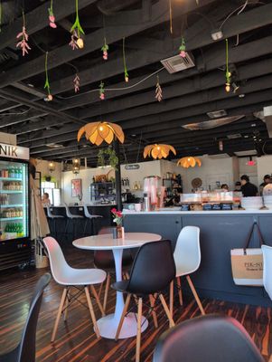 PIK-NIK Deli + Wine Bar by null