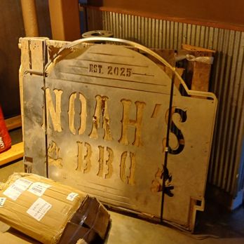 Noah's BBQ - Decor - Barbeque Near Me - Braintree, Massachusetts Noah's BBQ - Decor - Barbeque Near Me - Braintree, Massachusetts