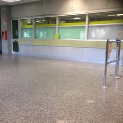 Poste Italiane - Much bigger and cleaner and way better smelling than many other local post offices