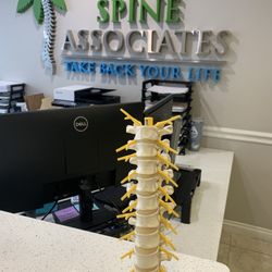 Florida Spine Associates - Check-in Desk.