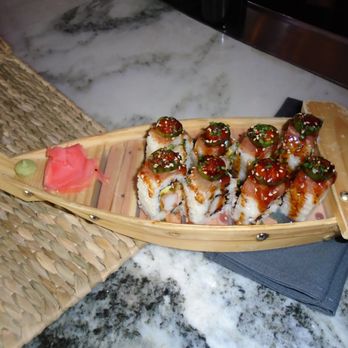 Mito - Spicy tuna roll. - Latin American Near Me - Roseville, Minnesota