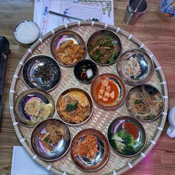 T-Fish - A banchan spread of 11 dishes - Sushi Bars Near Me - Los Angeles, California T-Fish - A banchan spread of 11 dishes - Sushi Bars Near Me - Los Angeles, California
