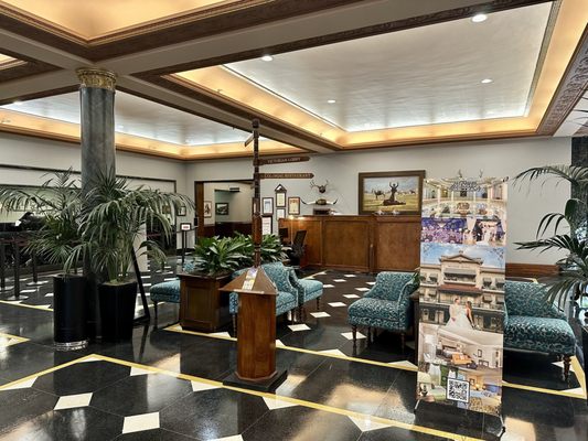 Menger Hotel by null