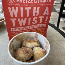 Pretzelmaker - Regular Cinnamon Pretzel Bites