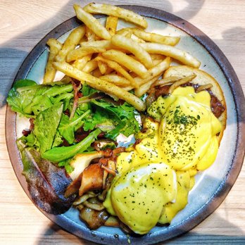 A Corner Cafe - Piggy Benny - Cafes Near Me - Markham, Ontario