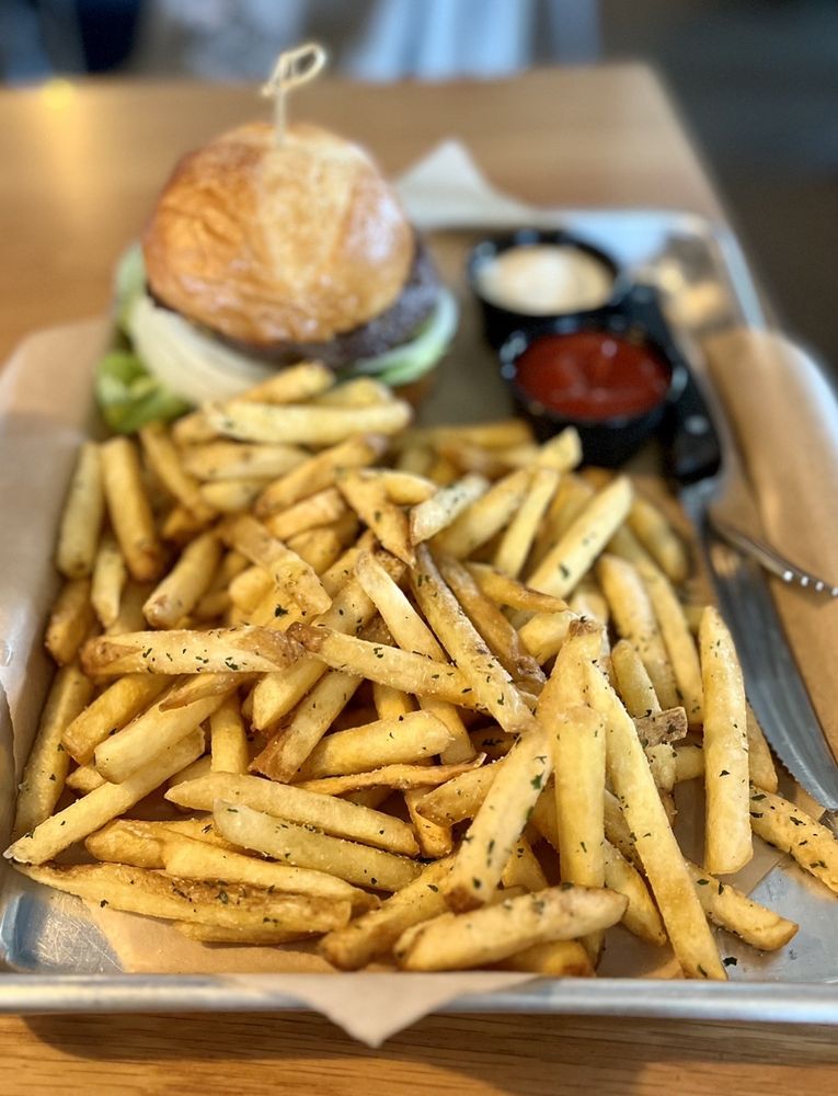 Tipsy Cow Burger Bar - Redmond