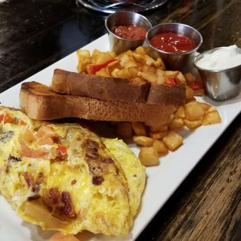 Bardog Tavern - Mom doesn't like anywhere else for mother's day. She loves the drinks, the food and Brittany. - Bars Near Me - Memphis, Tennessee