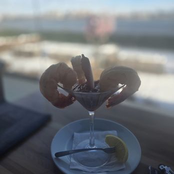 De Novo European Pub - Shrimp Cocktail appetizer - Pubs Near Me - Edgewater, New Jersey De Novo European Pub - Shrimp Cocktail appetizer - Pubs Near Me - Edgewater, New Jersey