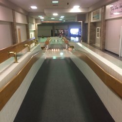 Mountaineer Mall - It's eerie how quiet it is in here.