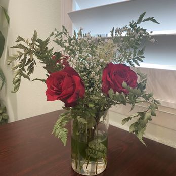 Odeh's Mediterranean Restaurant - Fresh roses and Baby's breath on the table - Mediterranean Near Me - Elko, Nevada Odeh's Mediterranean Restaurant - Fresh roses and Baby's breath on the table - Mediterranean Near Me - Elko, Nevada
