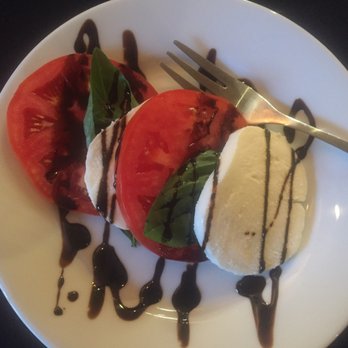 Tavolino - Insalata Caprese - Italian Near Me - Athens, Ohio