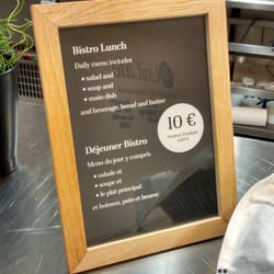 Unicafe - Déjeuner Bistro. Ranskankielinen osuus on itseironiaa. Toivottavasti.