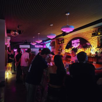Romeo's - inside - Bars Near Me - New York, New York Romeo's - inside - Bars Near Me - New York, New York