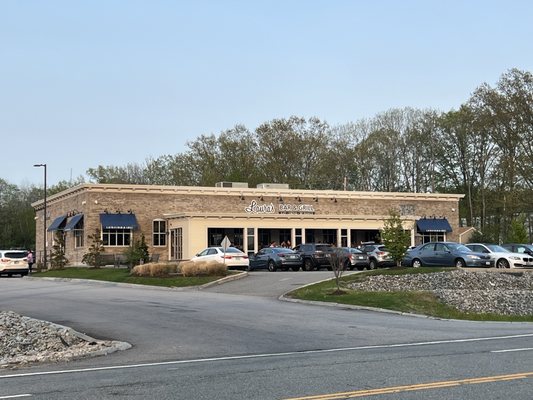 Laura’s Bar and Grill by null