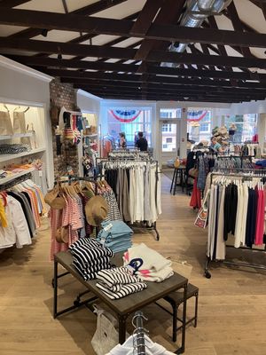 Murray's Toggery Shop by null