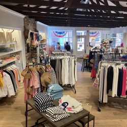 Murray's Toggery Shop
