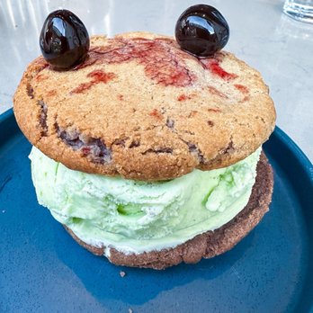 Garten - Pistachio Ice Cream Sandwich - Cocktail Bars Near Me - Severna Park, Maryland