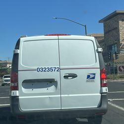 US Post Office - this van didn't want to stop at a stop sign when i was there before
