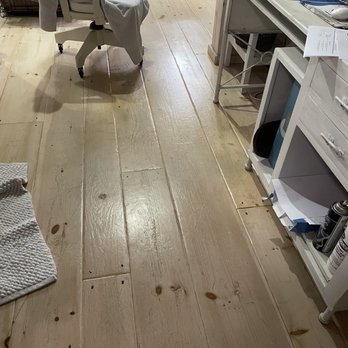 Aloni Construction - a work area with a desk and chair - General Contractors Near Me - Westlake Village, California Aloni Construction - a work area with a desk and chair - General Contractors Near Me - Westlake Village, California