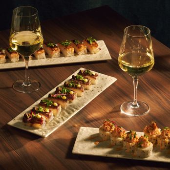 Earls Kitchen + Bar - Canadian (New) Near Me - Calgary, Alberta Earls Kitchen + Bar - Canadian (New) Near Me - Calgary, Alberta