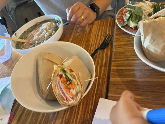 OH MAI VIETNAMESE KITCHEN DOWNTOWN by null