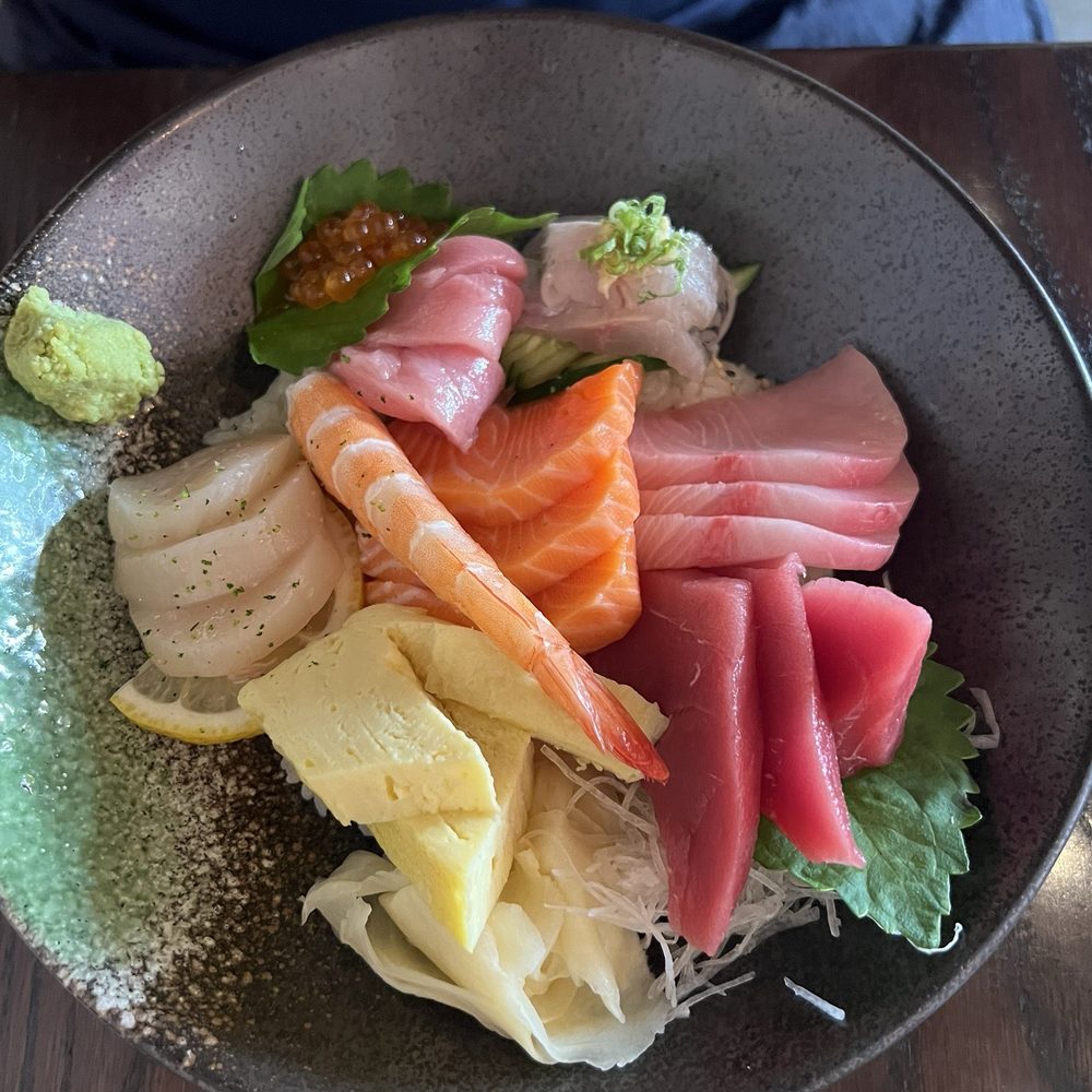 Sushi Lin Brooklyn - Chirashi Don ($42) - Sushi Bars Near Me - Brooklyn, New York Sushi Lin Brooklyn - Chirashi Don ($42) - Sushi Bars Near Me - Brooklyn, New York