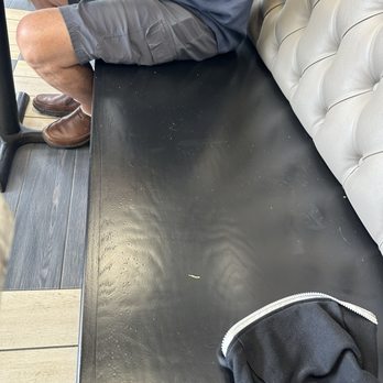 Long Island Bagel Cafe - Nesconset - Dirty bench - Bagels Near Me - Nesconset, New York