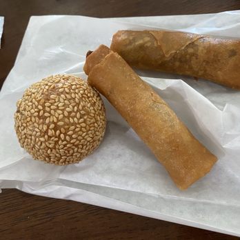 Dim Sum Basket - Sesame ball and egg rolls - Dim Sum Near Me - Brentwood, California Dim Sum Basket - Sesame ball and egg rolls - Dim Sum Near Me - Brentwood, California