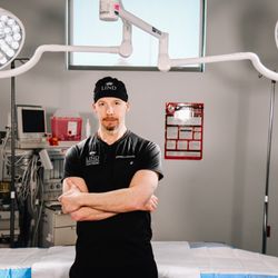 The Lind Institute of Plastic Surgery - Dr. Lind