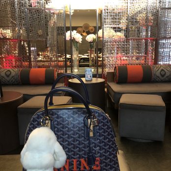 AnQi Bistro - Lounge waiting area - Asian Fusion Near Me - Costa Mesa, California