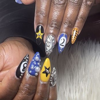 Diamond Nails - Nail Salons Near Me - Philadelphia, Pennsylvania
