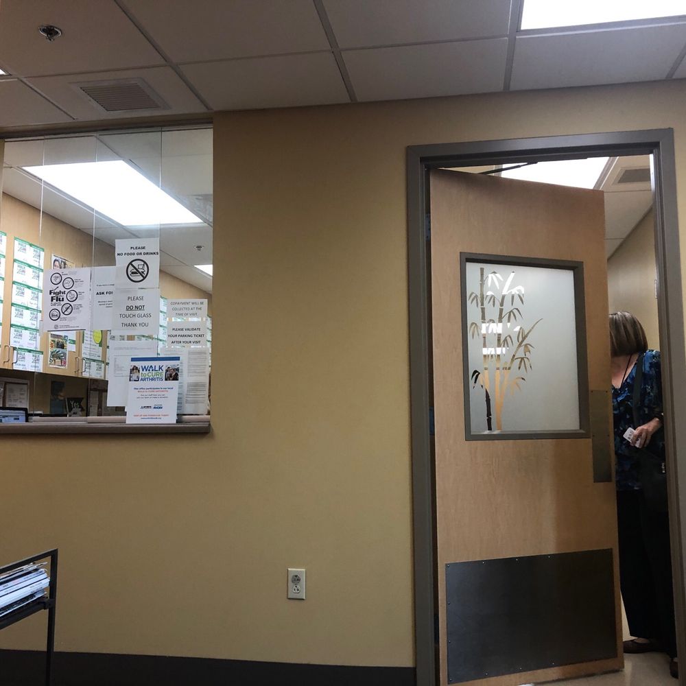 Scott T Kawamoto, MD, LLC - Waiting room - Rheumatologists Near Me - Honolulu, Hawaii Scott T Kawamoto, MD, LLC - Waiting room - Rheumatologists Near Me - Honolulu, Hawaii