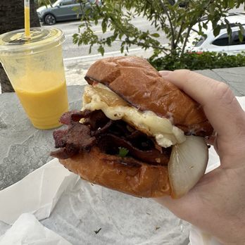 Mas Cafe - Bacon Sandwich & MANGO MOJITO - Coffee & Tea Near Me - Seattle, Washington