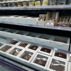 Memon Supermarket - Cake no price