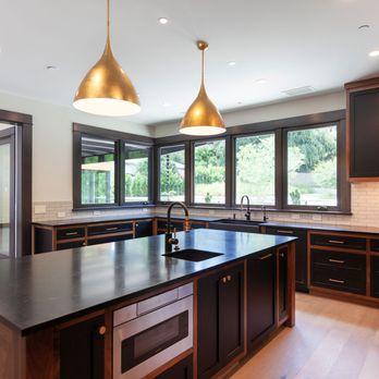 The Emamian Team - A chef's kitchen with a view of the verdant backyard. It could make you enjoy doing dishes! - Real Estate Agents Near Me - Pasadena, California The Emamian Team - A chef's kitchen with a view of the verdant backyard. It could make you enjoy doing dishes! - Real Estate Agents Near Me - Pasadena, California