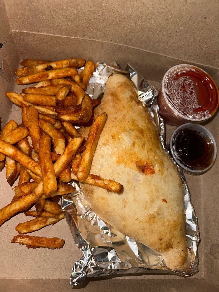 ANNA MARIA PIZZA Updated August 2024 22 Photos & 58 Reviews 3668