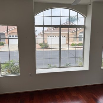 Ameristar Windows - Front bedroom windows - before - Windows Installation Near Me - Riverside, California