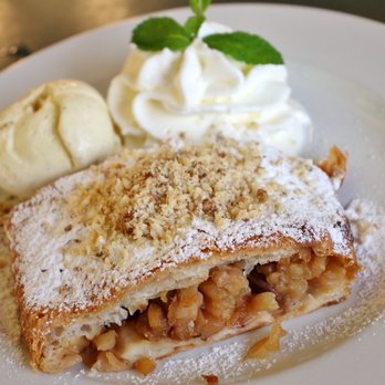 Kavárna Slavia - Cafes Near Me - Praha 1, Puerto Rico