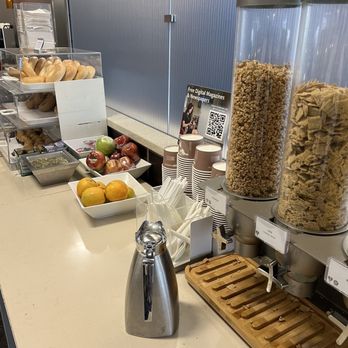 Admirals Club - Cereal and toast options. - Airport Lounges Near Me - Phoenix, Arizona