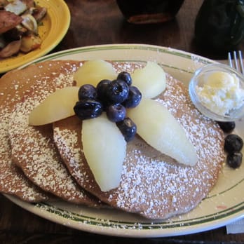 La Note - lemon gingerbread pancakes with pears - French Near Me - Berkeley, California La Note - lemon gingerbread pancakes with pears - French Near Me - Berkeley, California