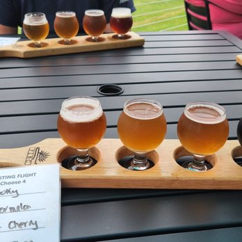 Finger Lakes Beer Company - a flight of beers - Breweries Near Me - Hammondsport, New York Finger Lakes Beer Company - a flight of beers - Breweries Near Me - Hammondsport, New York