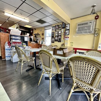 Peck Peck Korean Fried Chicken - Inside - Chicken Wings Near Me - Teaneck, New Jersey