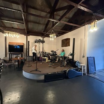 Koa's Lounge - Nice stage for Tuesday jam. - Lounges Near Me - Pāhoa, Hawaii Koa's Lounge - Nice stage for Tuesday jam. - Lounges Near Me - Pāhoa, Hawaii