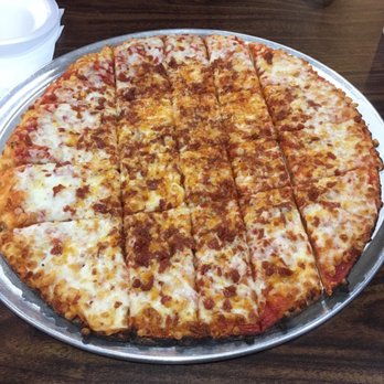 Pizza King - 14" Pepperoni Pizza - Pizza Near Me - Jeffersonville, Indiana Pizza King - 14" Pepperoni Pizza - Pizza Near Me - Jeffersonville, Indiana