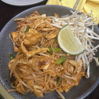 Kin Long Beach - Paid Pad Thai - Thai Near Me - Long Beach, California