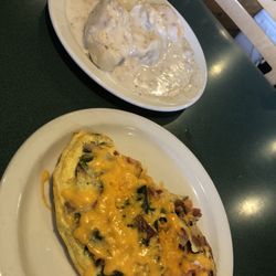 Trailhead Family Restaurant - Biscuit and gravy and an omelette (with cheese, bacon, spinach, onions, mushrooms and broccoli).