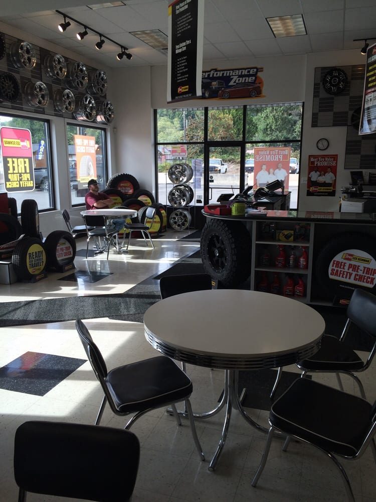 LES SCHWAB TIRE CENTER Updated September 2024 16 Reviews 410 N