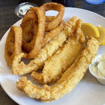 Charlie’s Place Eatery - Catfish strips and onion rings. - Breakfast & Brunch Near Me - Galena, Illinois