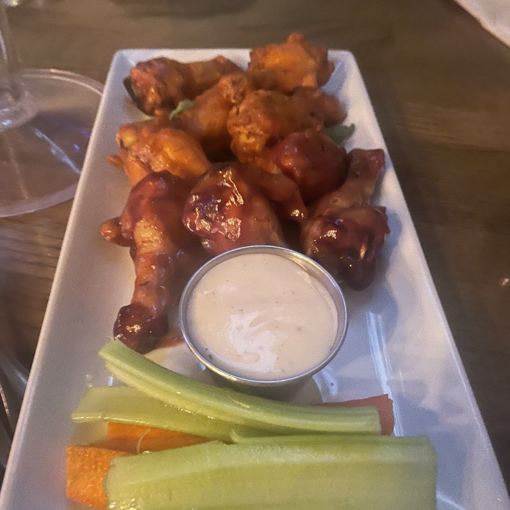 Wings buffalo and barbecue Wings buffalo and barbecue